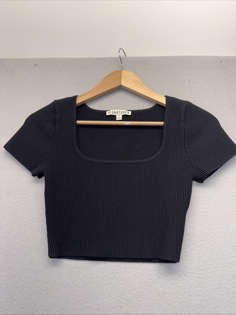 Signature 8 Women’s Black Ribbed Knit Square Neck Crop Top Short Sleeve Sz S